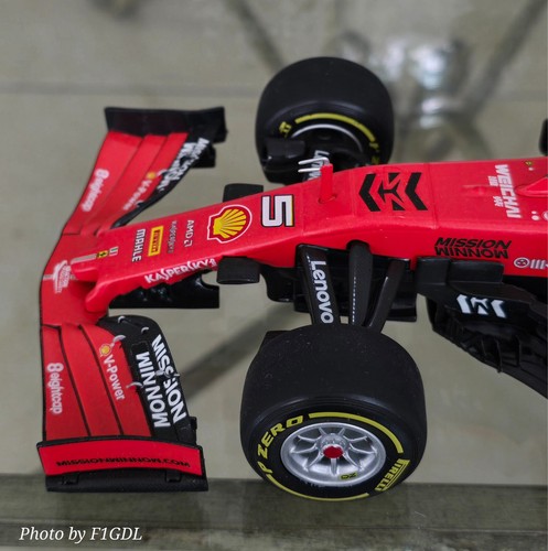 Ferrari SF90 Sebastian Vettel Tribute to Niki Lauda Bburago Esc 1/18 - Picture 9 of 13