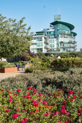 Foto 6x4 Wapping: Hermitage Riverside Memorial Garden c2019