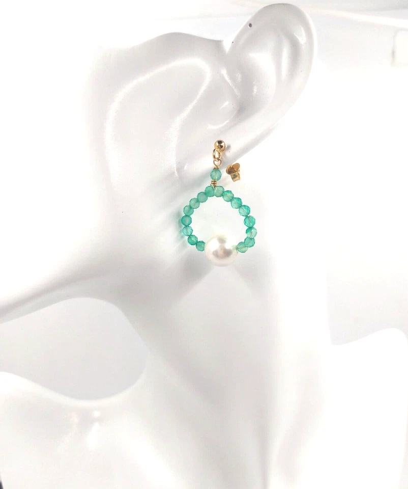 ORECCHINI IN ARGENTO 925 LAMINATO IN ORO GIALLO CON CALCEDONIO VERDE E PERLE - Immagine 2 di 3