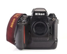 Nikon F5 35mm Autofocus SLR Film Camera Body Only