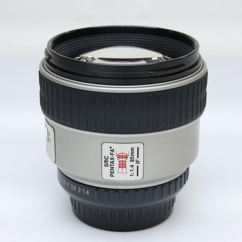 PENTAX FA*85mm F/1.4 IF #268 - Picture 2 of 12