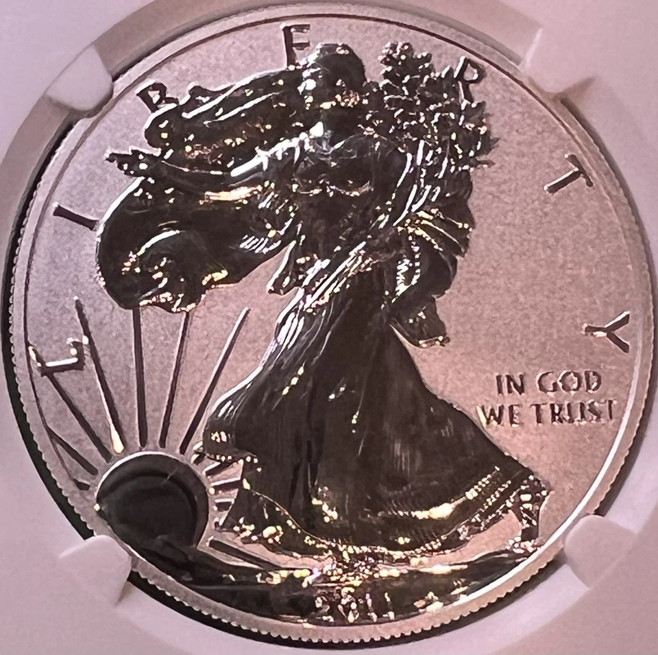 P Eagle 2011 reverso PF S$1 25º aniversario etiqueta PF70 NGC certificado solo 99882 acuñado Foto 4 de 4