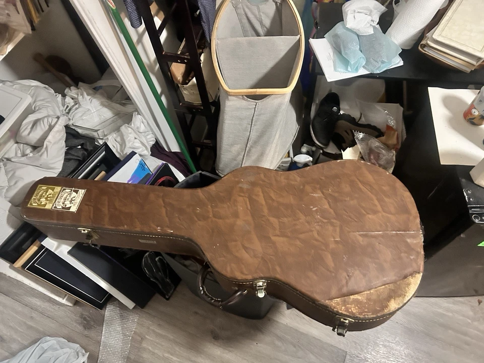 Yamaha's vintage acoustic or classical guitar models from the 1960s or 1970s, - Image 2 of 4