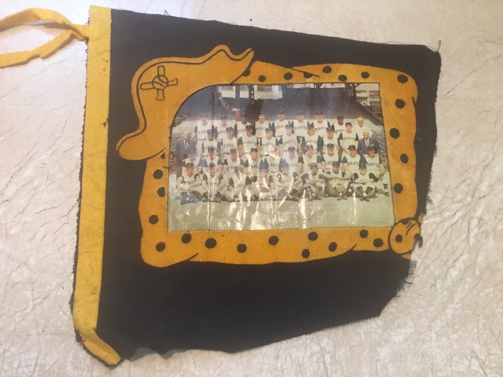 1960 PITTSBURGH PIRATES PHOTO PENNANT ROBERTO CLEMENTE SKINNER Card PSA DNA Lot view 7