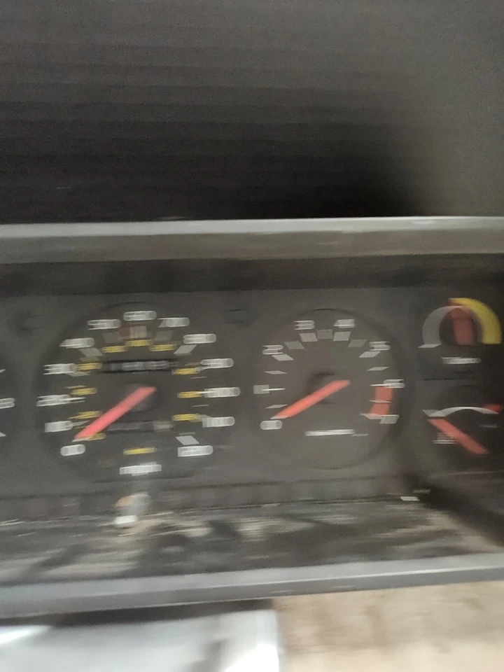 Cuadro de instrumentos Volvo 1985 86 87 88 1989 turbo velocímetro/combustible/temperatura Foto 3 de 4
