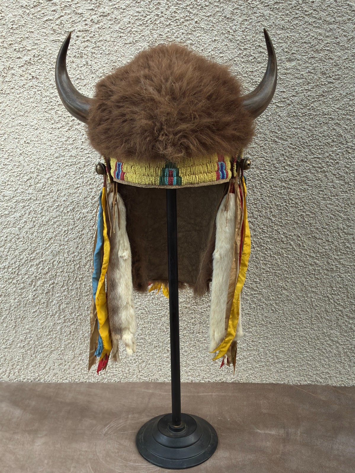 BEAUTIFUL NATIVE AMERICAN PLAINS STYLE BUFFALO HORN BONNET 🦬