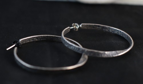 SILPADA 925 Sterling Silver Textured Twisted Hoop Twist of Fate Earrings P1731 - Picture 6 of 8
