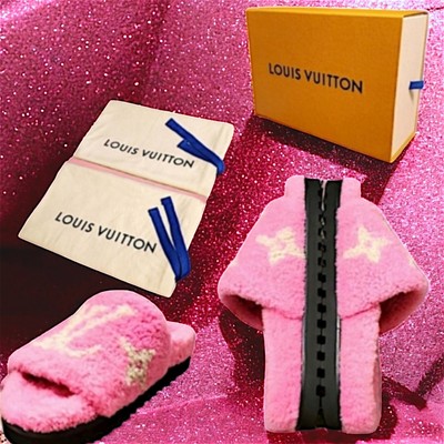 Comfort Sandal Louis Vuitton Slippers Pink Fluffy Louis Vuitton