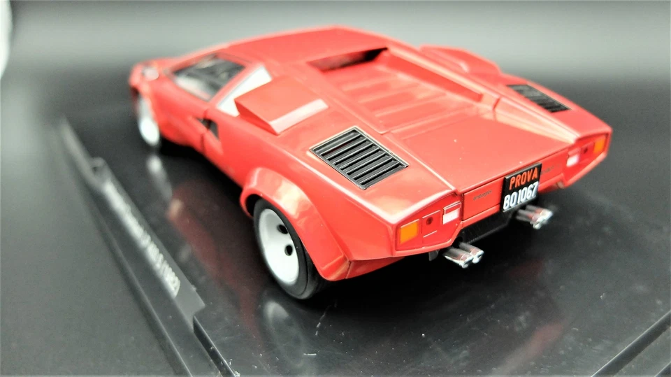 Modellino auto Lamborghini Countach LP 400 S scala 1:24 modellismo statico car - Immagine 2 di 4