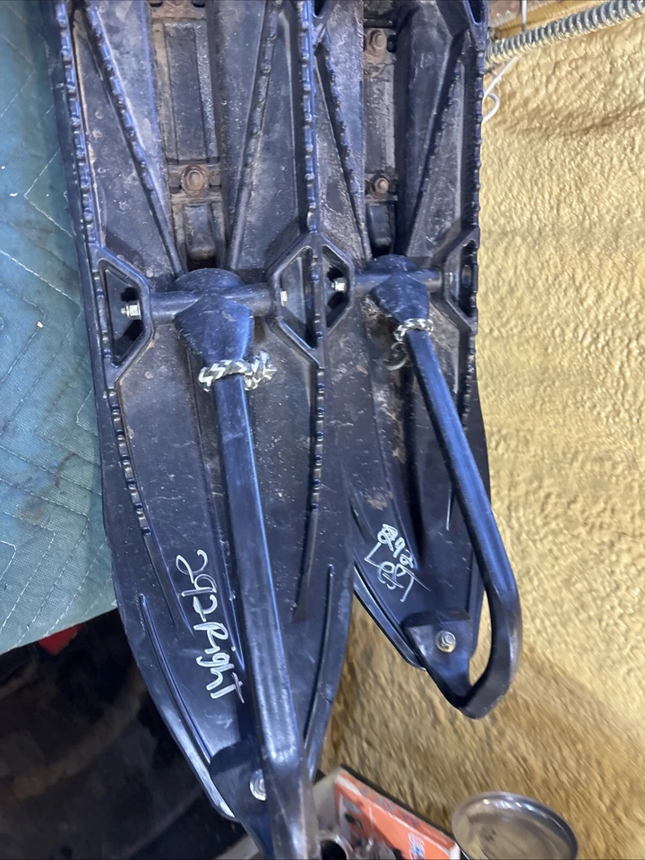 2011 Polaris pro RMK 800 skis runners gripper Skis Set Pair 292 - Image 4 of 4