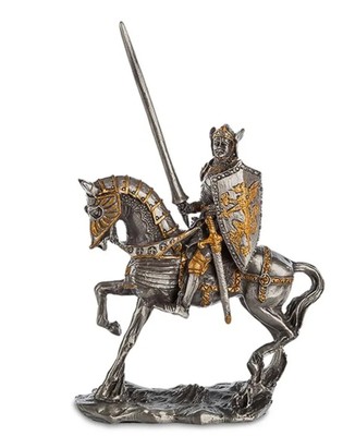 Pewter figurine. A knight on a horse . 4,7 in. Free shipping