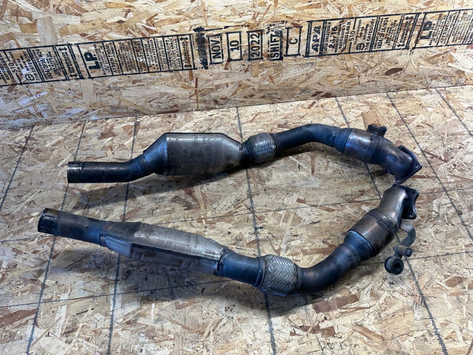 AUDI 2003 RS6 CATALYTIC CONVERTER EXHAUST MANIFOLD PART 4B3131701AS