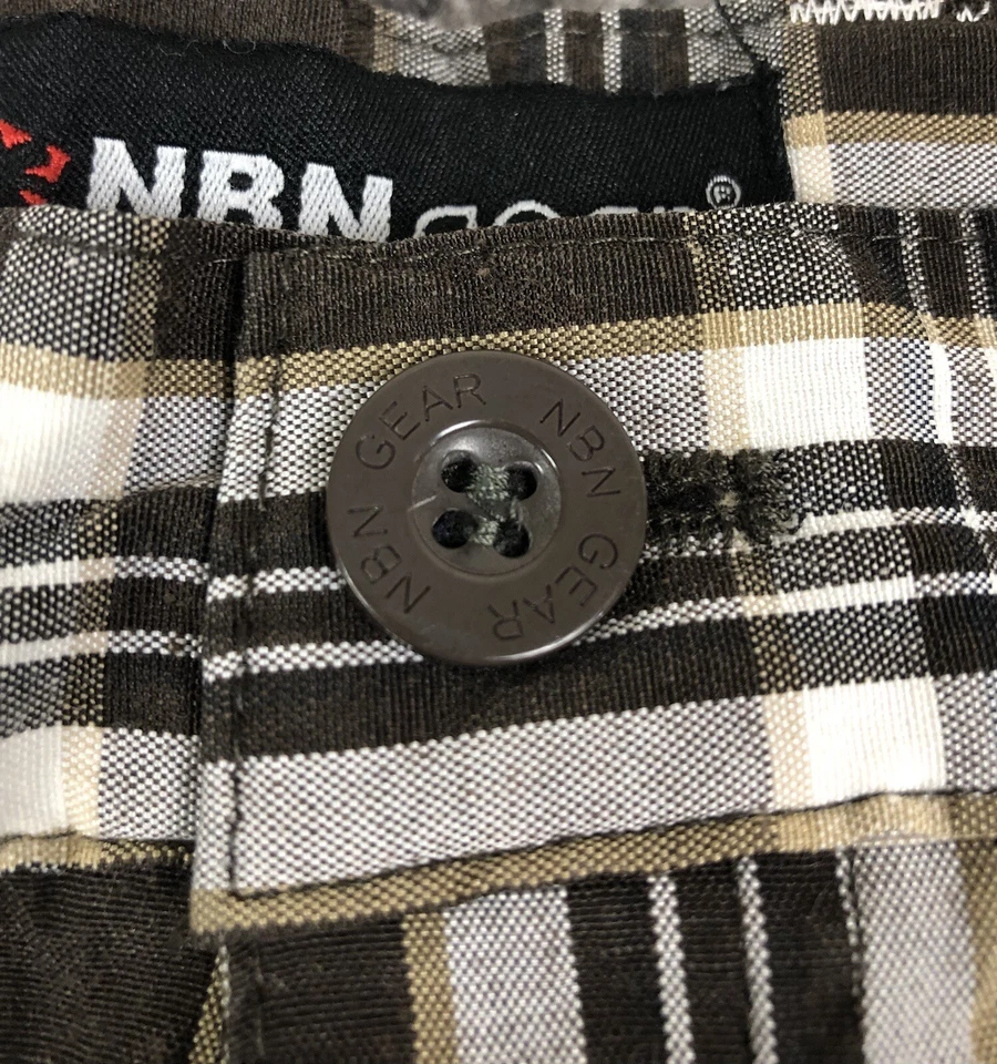 Bermuda masculina NBN Gear 36 frente plana marrom xadrez costura interna 13,5" - Imagem 4 de 4