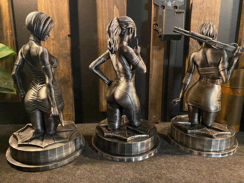 Resident Evil Collection Set 13inches Tall - Image 2 of 4