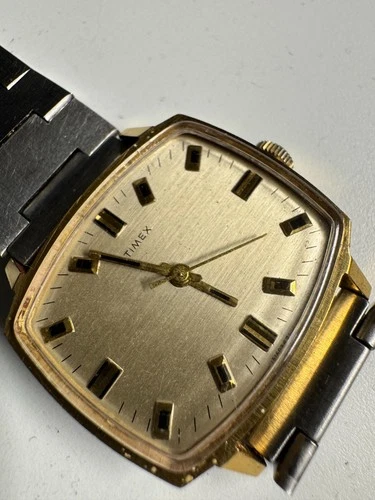 Timex Vintage 1971 Mercury TV Dial 33MM Wind Up Watch 161602471 Runs Good