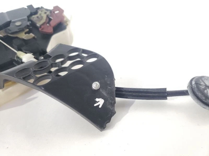 Front Left Door Lock Actuator OEM 2004 Porsche Cayenne - Image 4 of 4