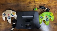 Nintendo 64 N64 Console System with Two Controllers