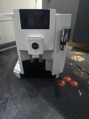 JURA E8 1-Tasse Kaffeevollautomat - Piano White