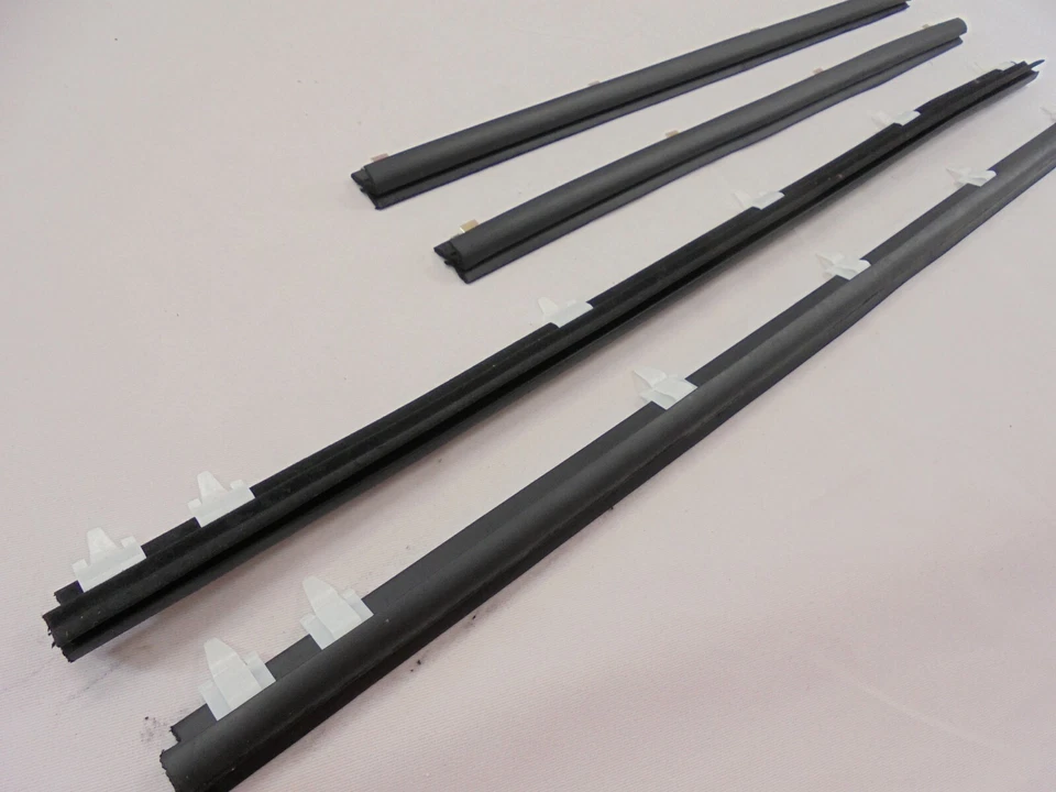 For Toyota KE70 AE70 TE72 CE70 4 Door Weatherstrip Window Glass Door Belt Rubber Foto 2 de 4