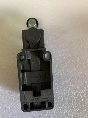1pc new For schmersal T4VH 336-02z-m20 Limit switch T4VH336-02z-m20 - Picture 6 of 6