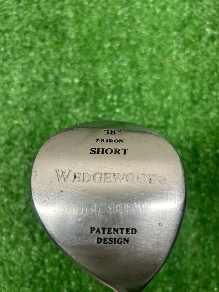楔形木 38° 短 7-8 铁杆常规硬度石墨杆身 右握 38 英寸 L 全新握把! — 第 3/4 张图片