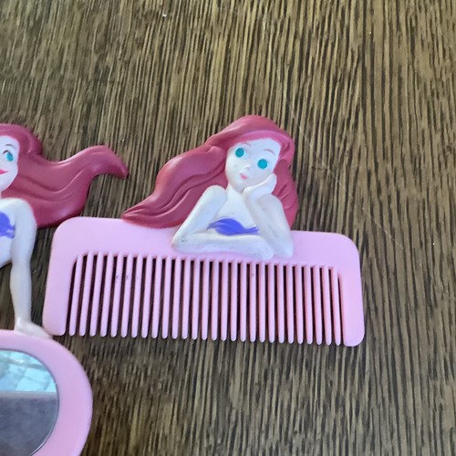 Little Mermaid Comb And Mirror Set Vintage From 1990’s - Picture 3 of 6