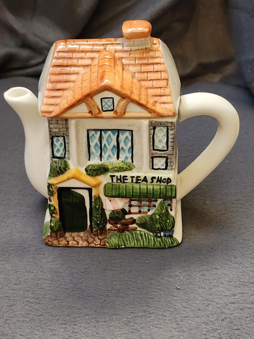 LILLIAN VERNON MINI TEA SHOP TEA POT | eBay