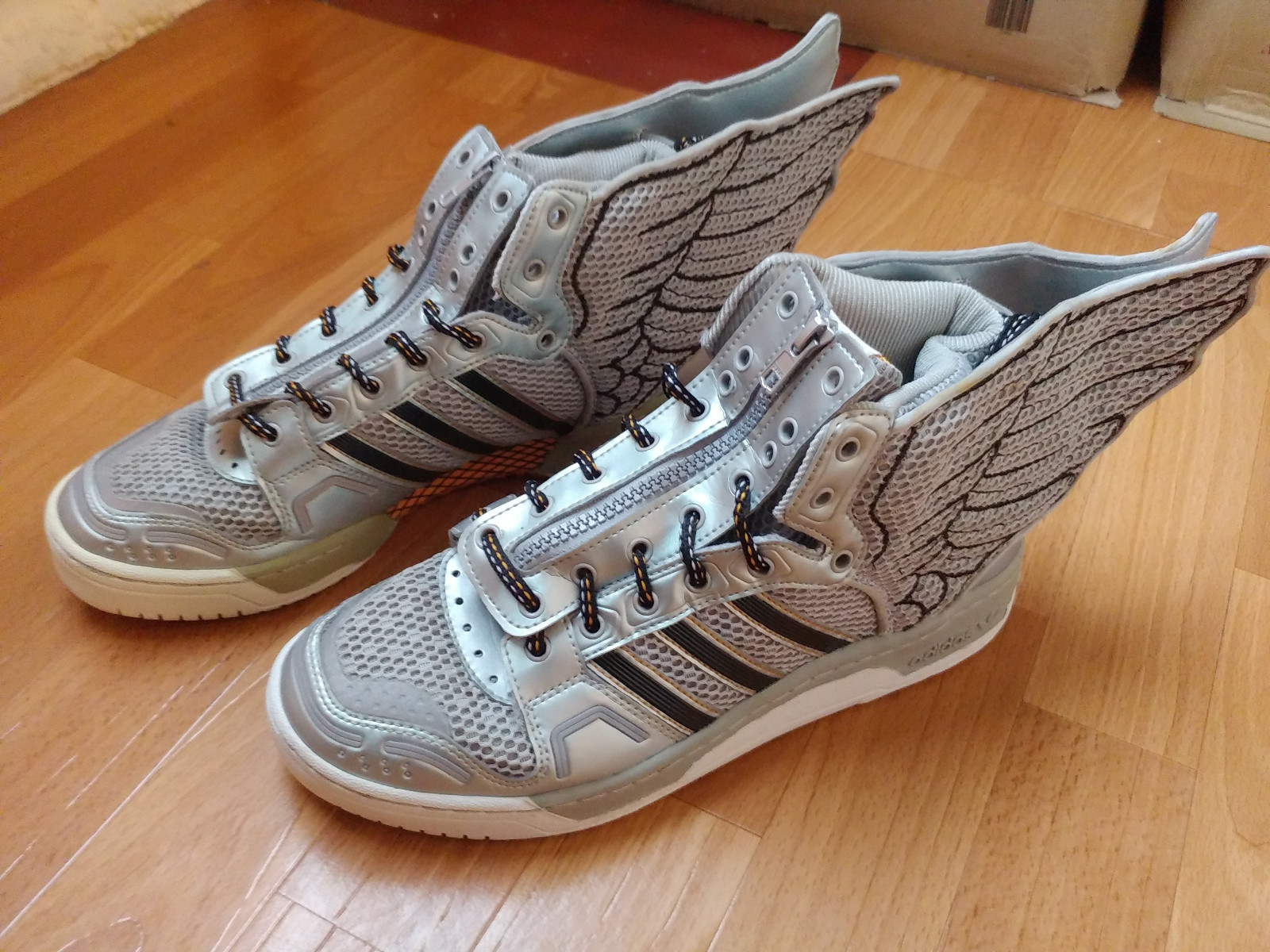 Farmakologi Inca Empire Cosmic Adidas Jeremy Scott Wings 2.0 NASA JS Obyo Sneakers Silver Shoes mens  G61109 9,5 | eBay