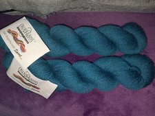 2x Cascade Yarns 220 superwash sport colour 811
