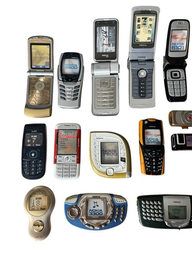 Nokia Display Sample Bundle x16 Mobile Phone Shop ** Not Working ** Vintage - Photo 2/3