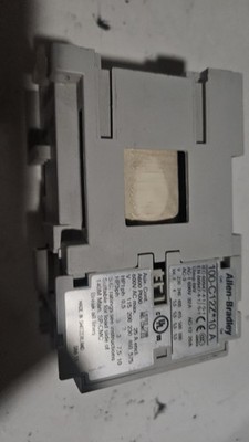 Allen-Bradley 100-C12Z*10 A ContactorSeries C   24V DC Coil   3 Pole   12A