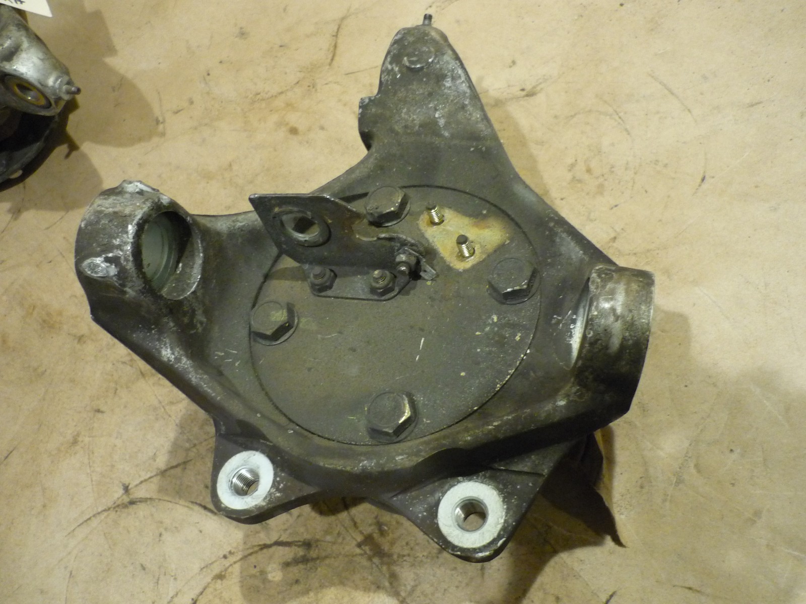 Ferrari 355 - LH Front Hub Spindle Knuckle & Bearing -  P/N 167485