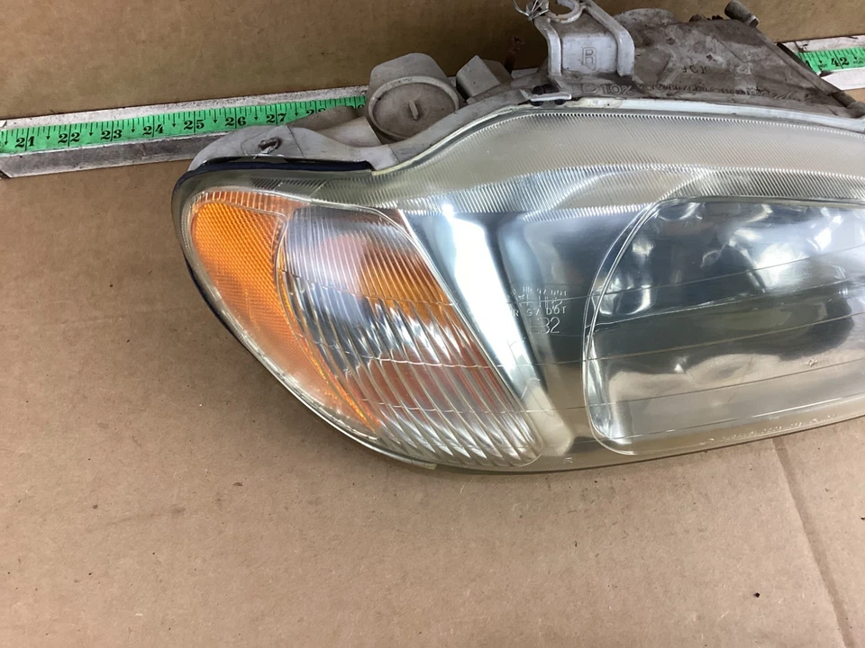 Conjunto de faros delanteros derecho pasajero Kia Sephia 1998-2001 Foto 2 de 4