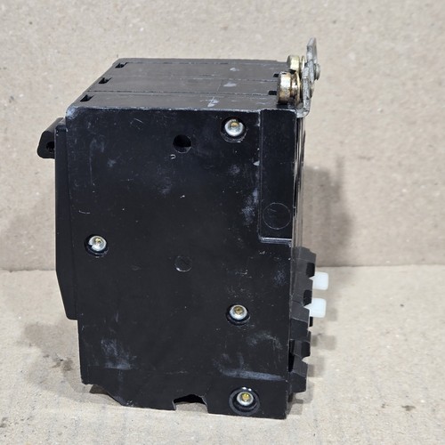 Square D QOB380 Interruttore a bullone 3 poli, 80 Ampere, 240 V - Foto 3 di 6