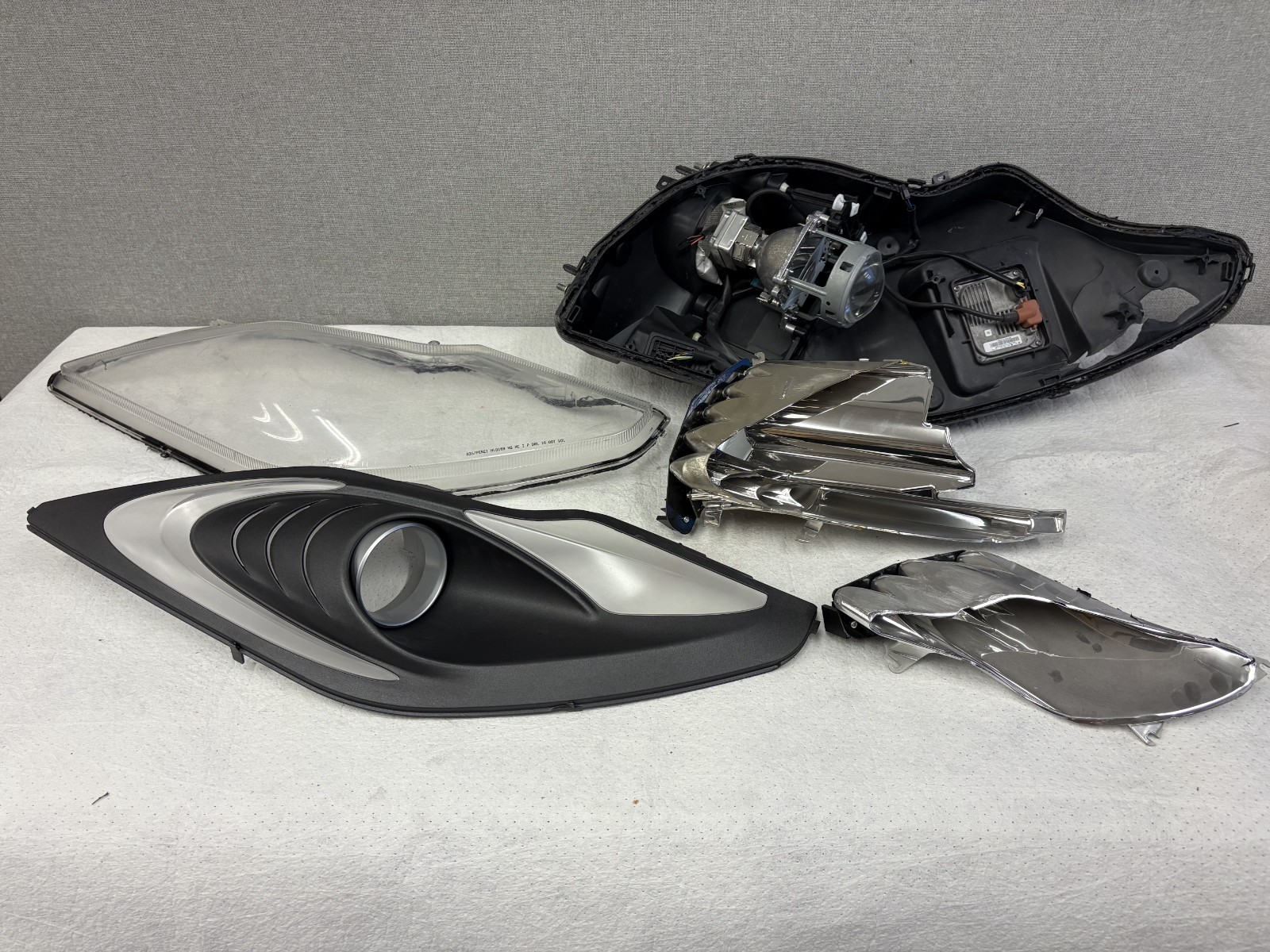 2012-2014 McLaren MP4-12C HID Xenon Headlight RH 11A4056CP