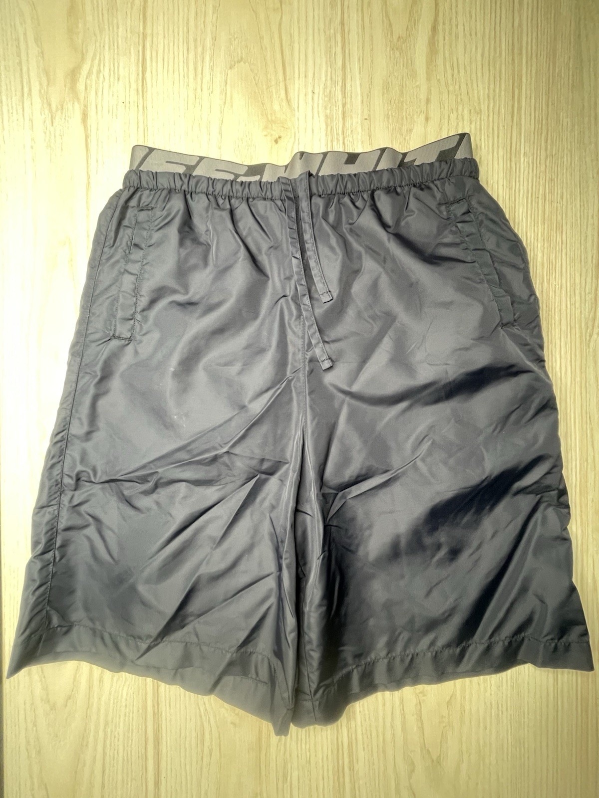 Off White Shorts Size Small - image 1