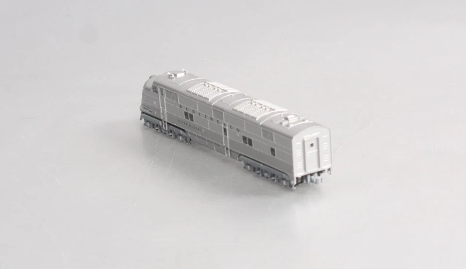 Kato 106-090 N CB&Q EMD E5A Diesel & Silver Streak Zephyr Passenger Set - Image 3 of 4