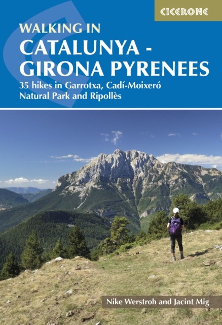 Walking in Catalunya - Girona Pyrenees by Jacint Mig (Paperback Book)
