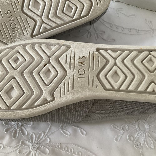 Toms Earthwise Cloud bound Size W 7-1/2 Women’s Gray Comfort Shoes Slip On Used - Picture 9 of 12