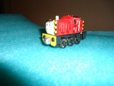 Thomas the Train Take n' Play Engine Salty 2012 Die Cast Magnetic