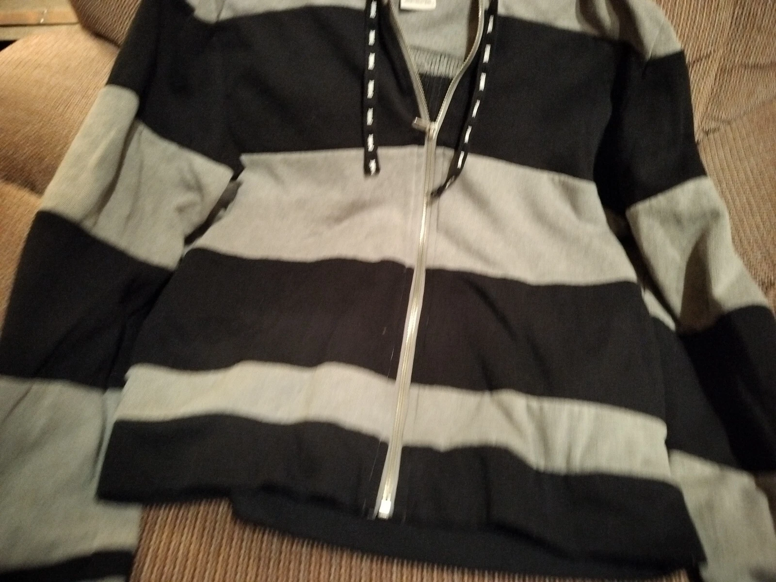 UNDERCOVER Felpa ROSA Victoria's Secret taglia small con cappuccio e zip grigio nero manica lunga