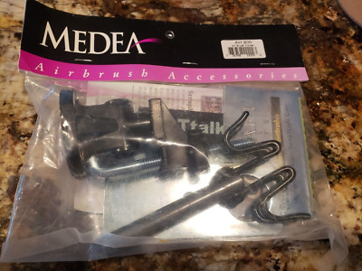 Iwata-Medea AH 200  Airbrush Holder  for Two airbrushes New old stock