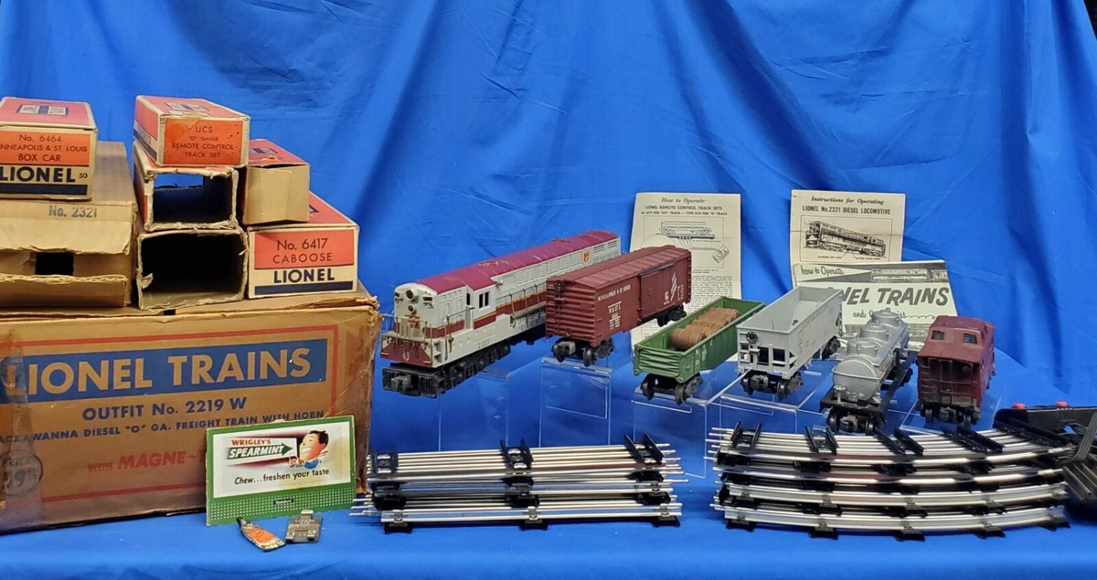 Lionel 2219W Lackawanna Maroon Diesel Thunderbird Freight