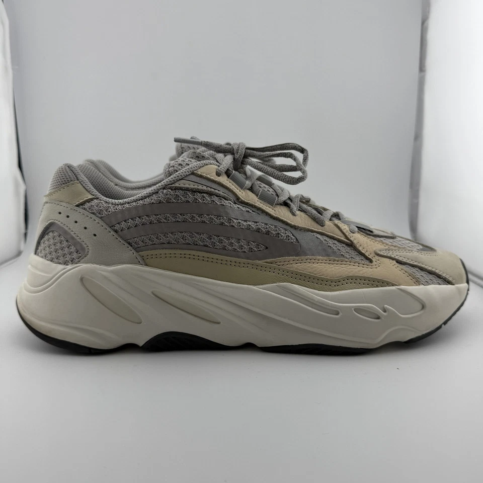Adidas Yeezy Boost 700 V2 Crema EE. UU. 12 Usado Caja Original GY7924 Foto 4 de 4