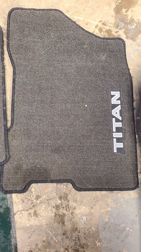 Nissan Titan Front Floor Mats Driver Passenger 04-12 OEM - Imagen 3 de 5
