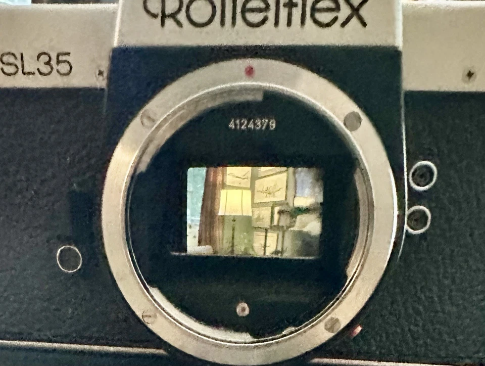 Cuerpo de cámara fotográfica Rolleiflex SL35, aspecto casi como nuevo, ¡totalmente funcional! Foto 2 de 4