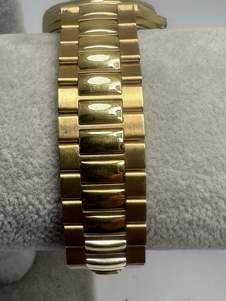 Oscar De La Renta Ladies Watch New Battery 29MM 7" Gold Tone H65 - Image 4 of 4
