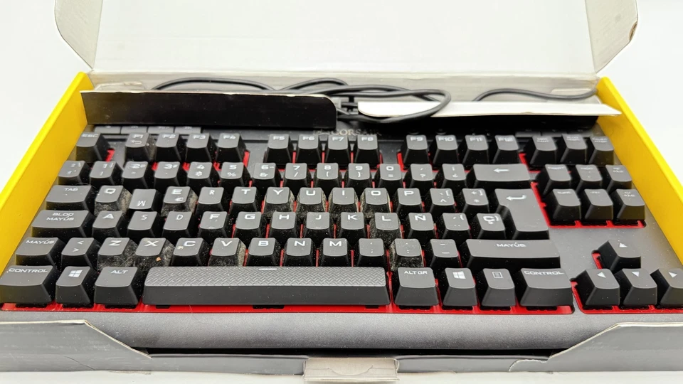 Corsair K63 - QWERTY Gaming Tastatur - Mechanisch - Cherry MX Red - Defekt - Bild 3 von 4