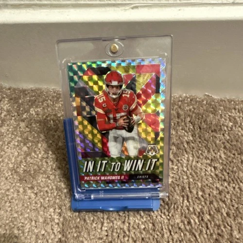 2020 Panini Mosaic Refractor Prizm #Win2 Patrick Mahomes II Kansas City Chiefs