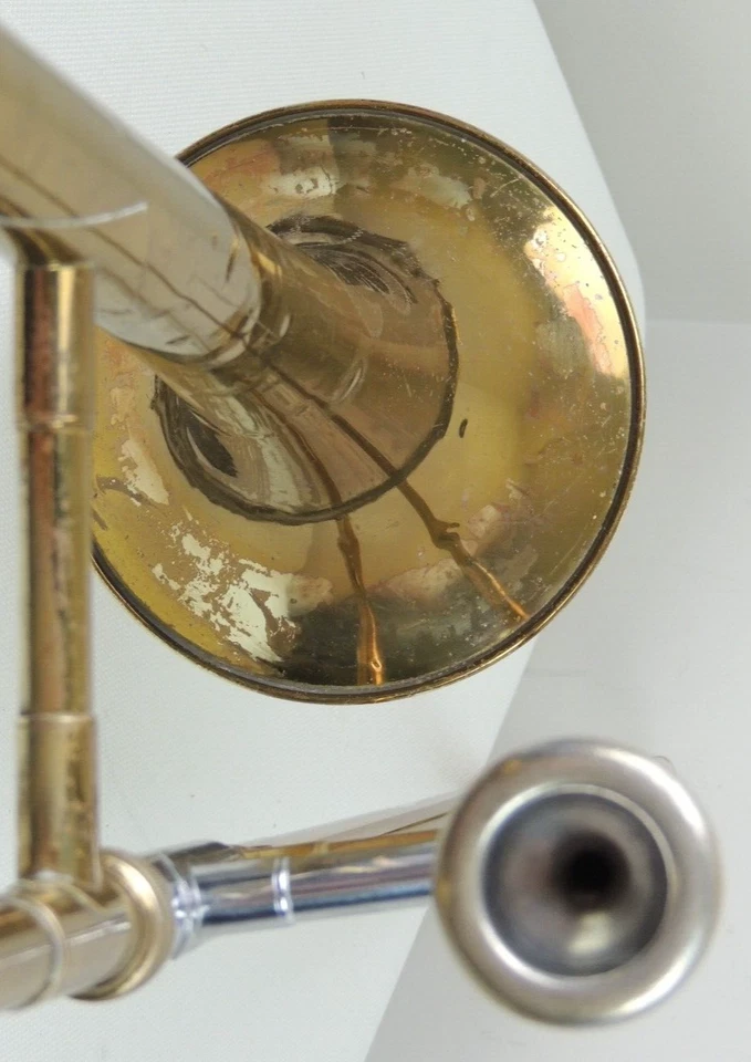 Trombone tenor BB🎵1956 EK Blessing padrão estojo recondicionado e MP SN 72265 - Imagem 3 de 4